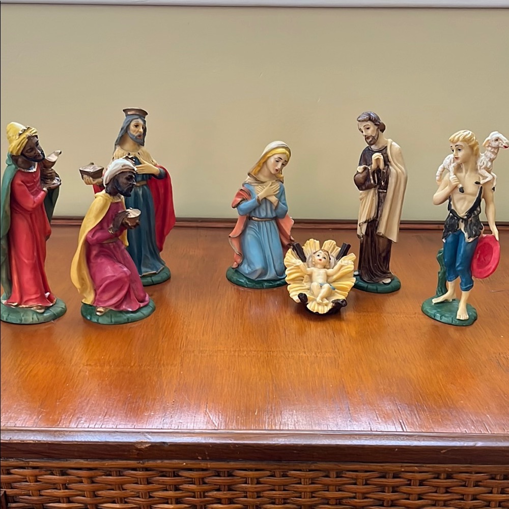 Vintage Nativity Scene Figurine Set made in Italy- Multicolor